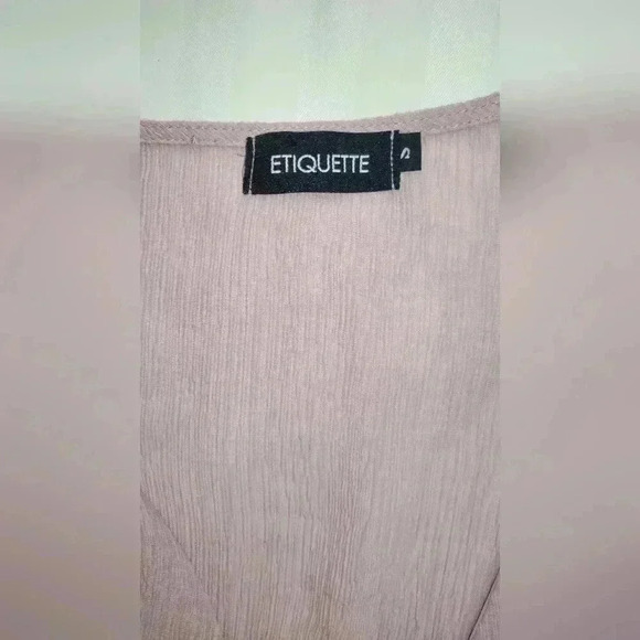 Etiquette Front Knot Mini Dress Long Sleeve size small - Picture 6 of 10